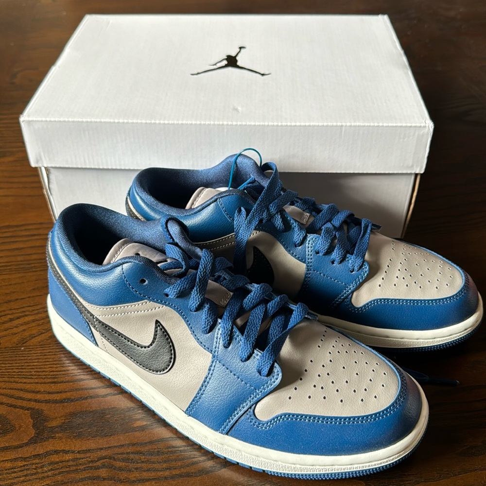 NWT Women’s Nike Air Jordan Sneakers